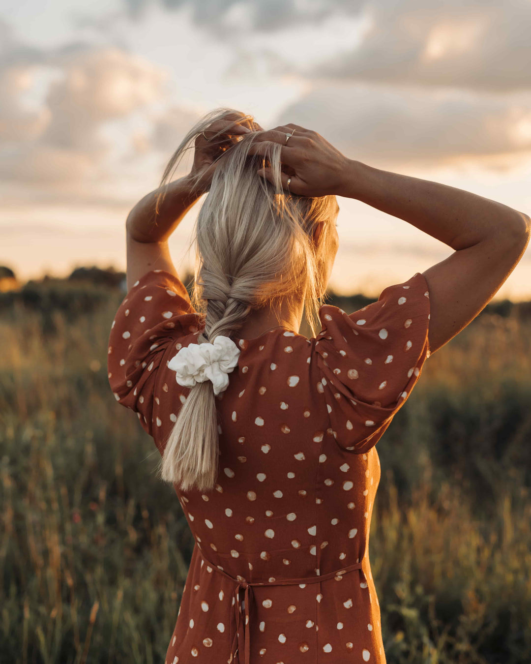 Style & Grace, Vol. 02, ‘Elegant Simplicity’ - Chelsea King Inc.