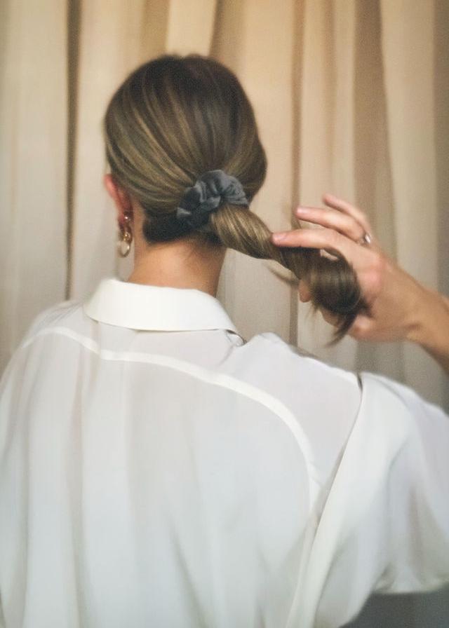 Edwardian Velvet Grey Scrunchie - Thin