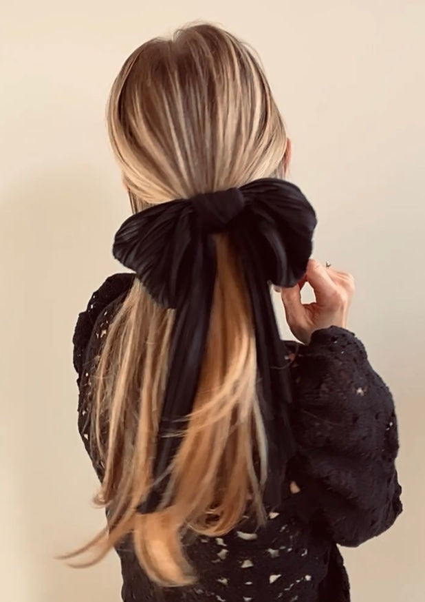 Plissé Black Bow w/French Clip