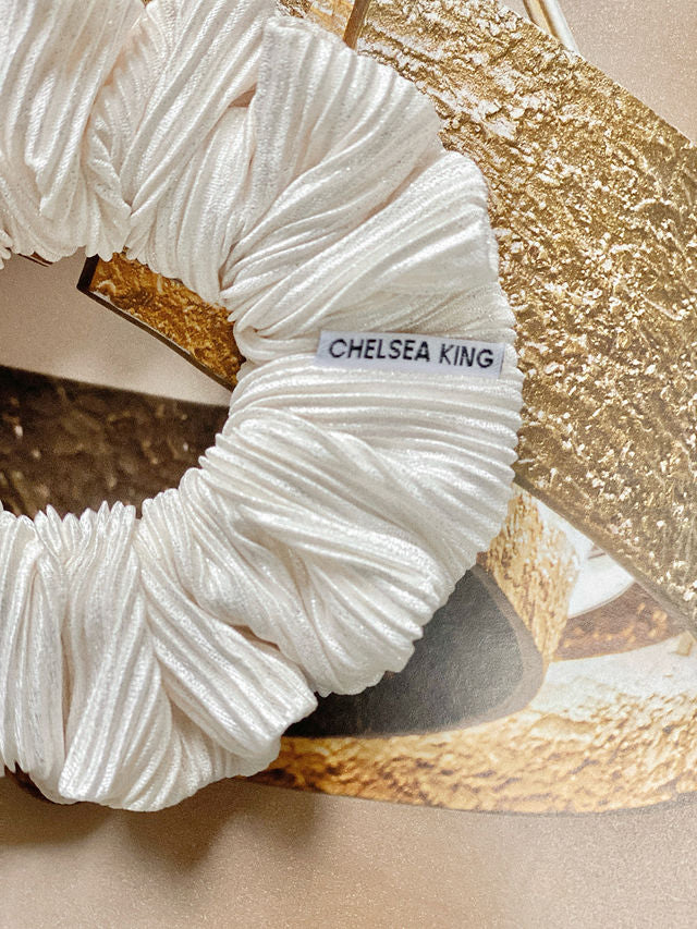 Plissé Ivory Scrunchie - Classic
