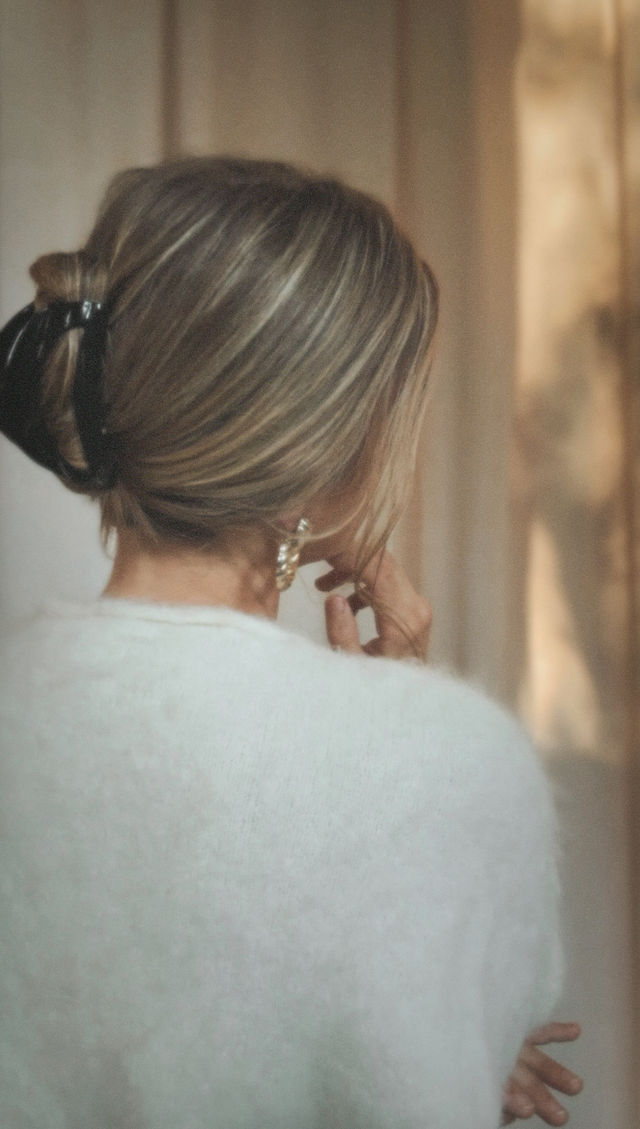 French L’Arc Cutout Claw Black