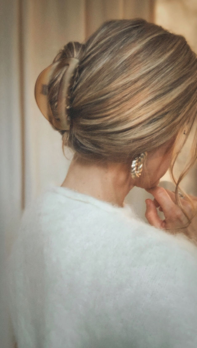 French L’Arc Cutout Claw Champagne Amber