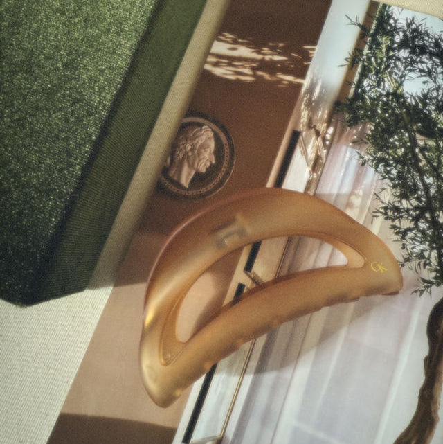 French L’Arc Cutout Claw Champagne Amber