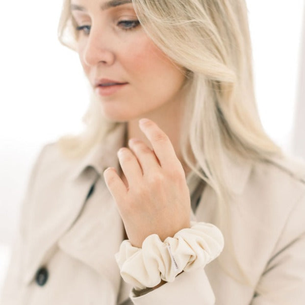Luxe Pearl Scrunchie - Classic