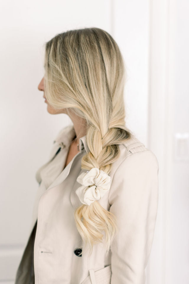 Luxe Pearl Scrunchie - Classic