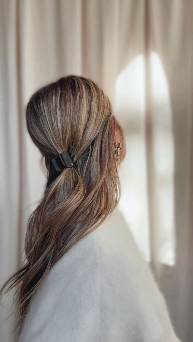 French Oval Claw Velvet Amber - Mini