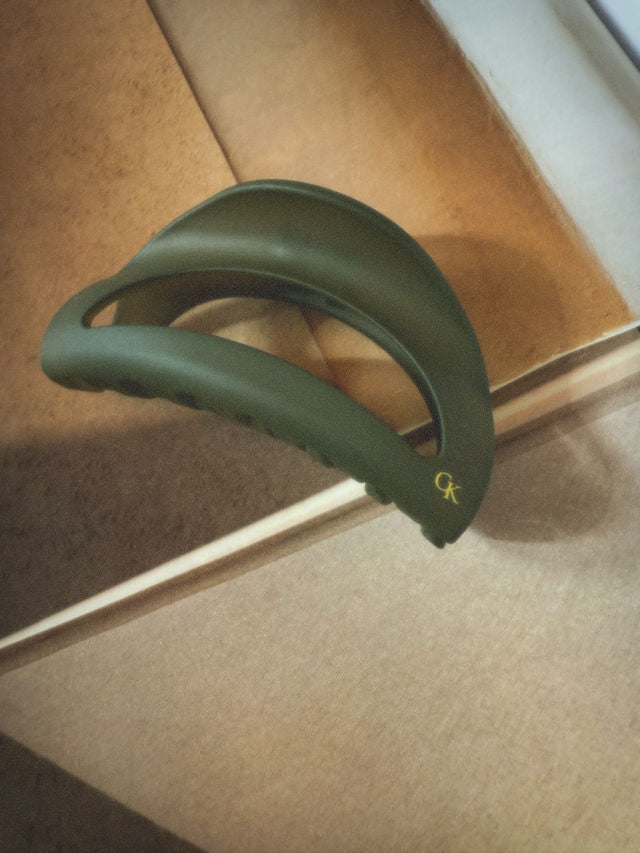 French L’Arc Cutout Claw Olive Green