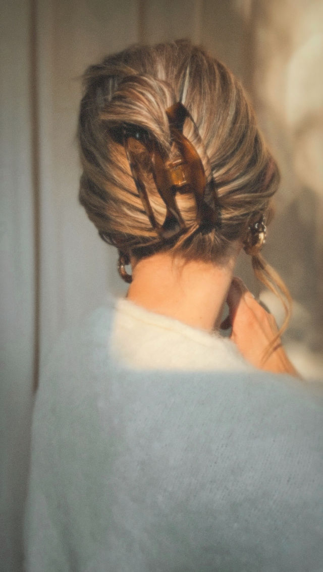 French L’Arc Cutout Claw Tortoise