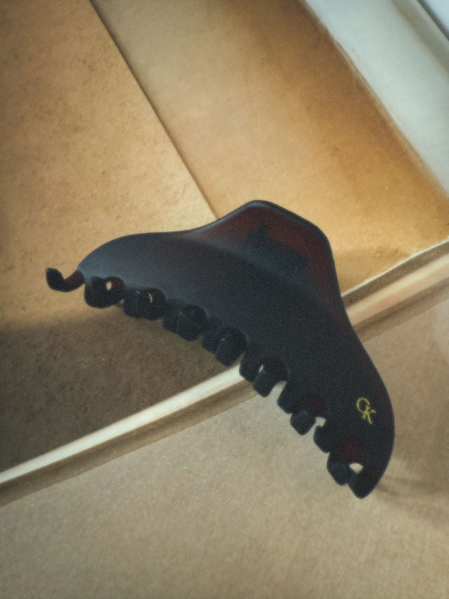 French Claw Velvet Amber - Medium