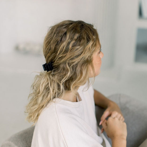 French Oval Claw Black - Mini