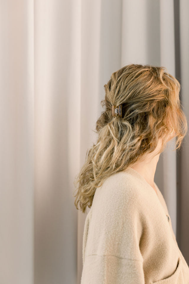 French Oval Claw Honey - Mini