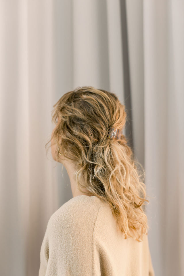 French Oval Claw Honey - Mini