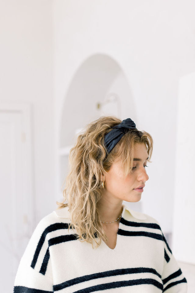 Bordeaux Faux Leather Noir Wire Scarf