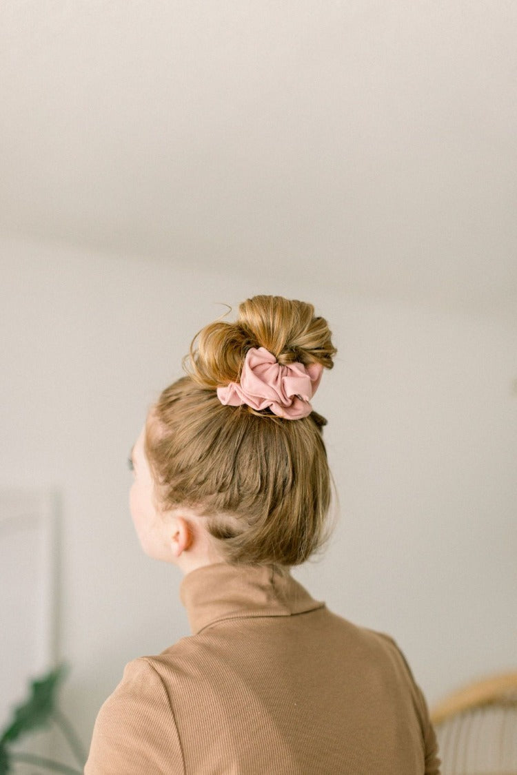 Leisure Club Mellow Rose Scrunchie - Classic