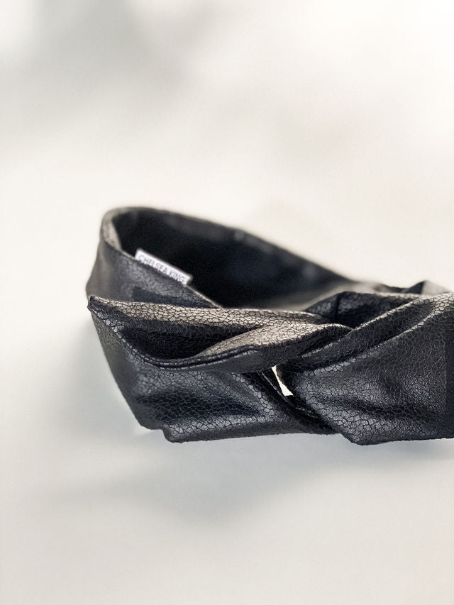 Bordeaux Faux Leather Noir Wire Scarf