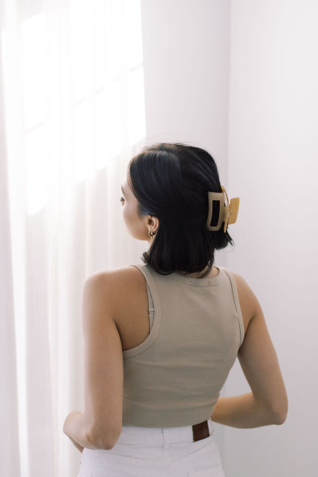 French Cutout Claw Crème Matte