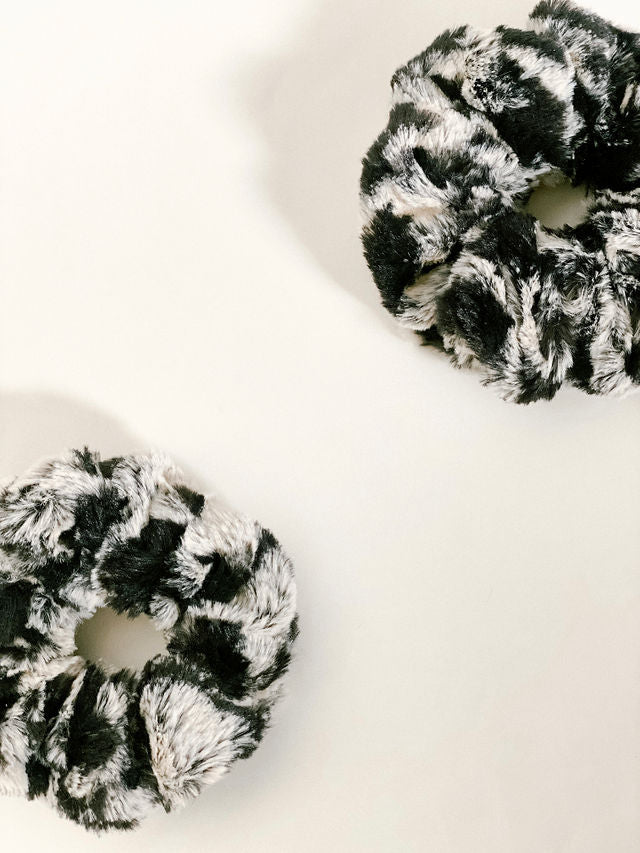 Fur Houndstooth Scrunchie - Classic