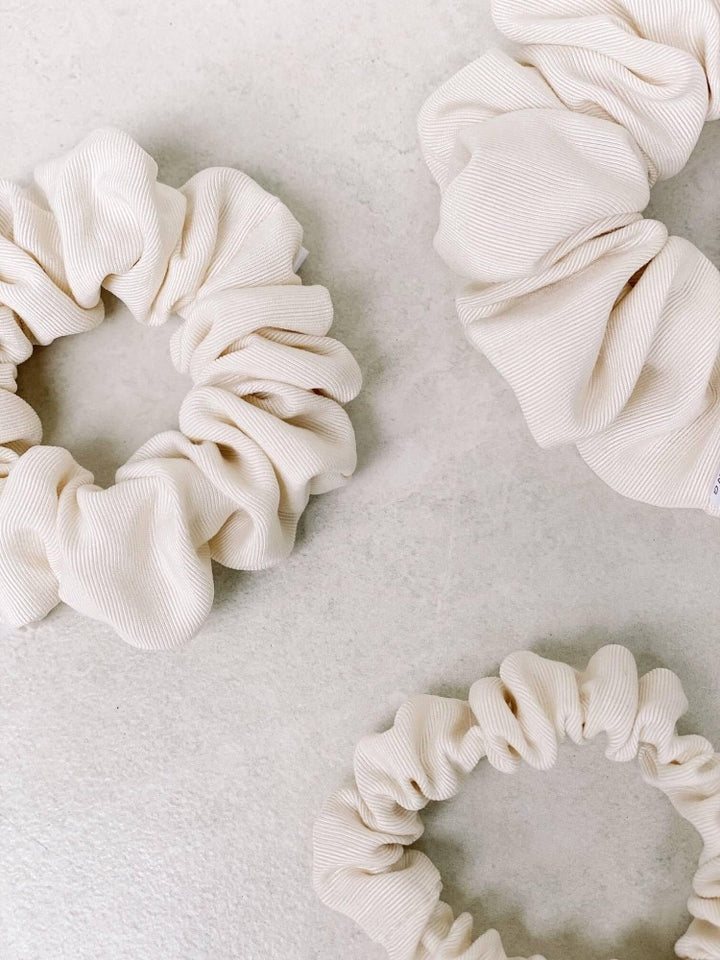 Luxe Pearl Scrunchie - Classic - Chelsea King Inc.